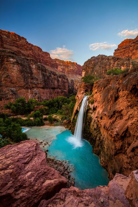 The 10 Most Popular Summer Vacation Destinations, According to Pinterest Grand Canyon Hiking, Havasupai Falls, Visiting The Grand Canyon, Summer Travel Destinations, Summer Vacation Destinations, Havasu Falls, Arizona Hiking, Tableau Design, Grand Canyon National Park