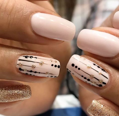 Nail Ideas For New Years 2024, New Years Nail Designs Short Nails, 2024 New Year Nails, Nail Cristhmas, Cristhmas Nails, New Years Nails 2023 Trends, New Year Nails Design 2024, Pre Christmas Nails, New Year Nails Design 2022