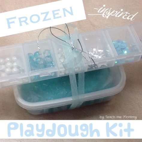 Frozen Playdough Gift for a Frozen fan! Play Doh Activity, Frozen Playdough, Frozen Play, Frozen Activities, Play Dough Gift, Play Doh Fun, Playdough Party, Playdough Kit, Dough Ideas