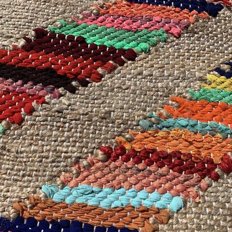 Braided Rugs, Embroidered Friendship Bracelet, Leroy Merlin, Crochet Blanket, Recycling, Rainbow, Crochet, Home Decor, Art