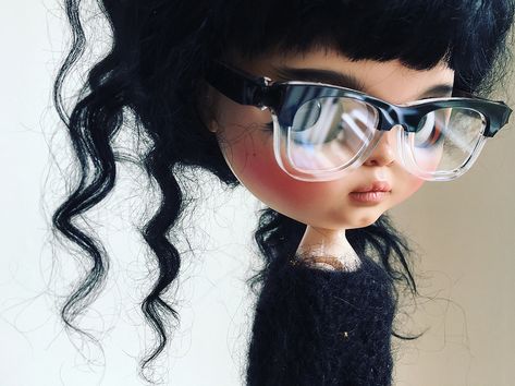 Spider | Tiina | Flickr Juno Pfp, Blythe Dolls Black Hair, Blythe Doll Curly Hair Glasses, Blythe Dolls Black Hair Brown Skin, Black Blythe Dolls Curly Hair, Blythe Bebek, Black Haired Blythe Doll, Blythe Dolls Black Hair Glasses, Art Student