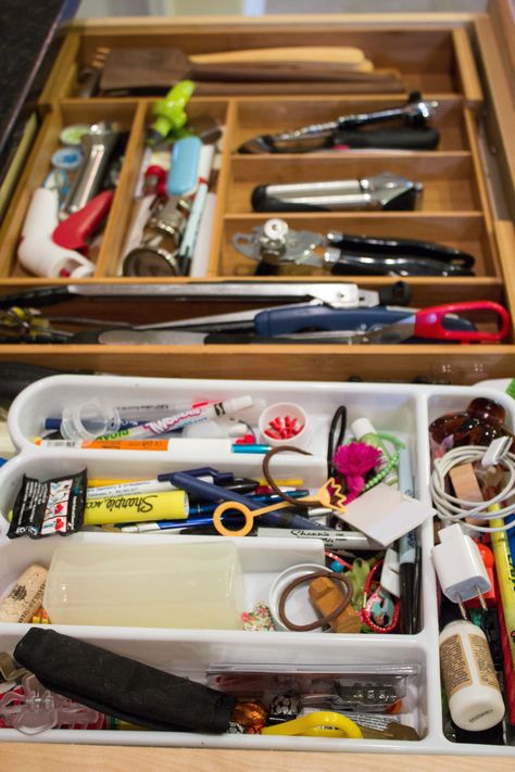 6 Things That Make Your Kitchen Look Messier than It Is — Organizing Tips from The Kitchn Nursery Drawer Organization, Room Of Requirement, Diy Drawer Organizer, Drawer Ideas, Junk Drawer Organizing, Makeup Drawer Organization, Organizing Storage, Drawer Organization, Declutter And Organize