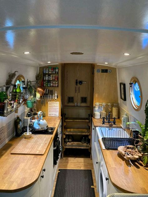 Widebeam Boat Interiors, Narrow Boat Interior Ideas, House Boat Interior, Boat Life Aesthetic, Wood Boat Interior, Houseboat Kitchen, Narrowboat Kitchen, Boat Kitchen, Boat Homes