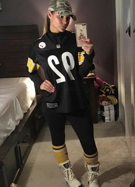 Pittsburgh Steelers Cheerleaders, Steelers Cheerleaders, Sporty Fits, Steelers Outfit, Football Costume, Steelers Women, Football Outfit, Steelers Girl, Football Game Outfit