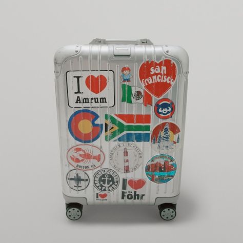 Give a new life to your suitcase by bringing it to a selected store in the US. Discover how to now on RIMOWA.com. Rimowa Luggage, Luggage Bag, Old Money Aesthetic, Old Money, New Life, Trendy Fashion, Poster Design, Design