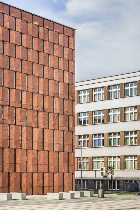 Japanese Hotel, Building Skin, Red Sandstone, House Wall Design, Arch Architecture, Stone Facade, Brick Architecture, Entrance Design, Brick Facade