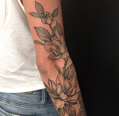 pinterest : tanjukahveci Brachial Tattoo, Green Outline Tattoo, Floral Tattoo Elbow, Flowers Around Elbow Tattoo, Outside Elbow Tattoo, Tattoo Ideas Botanical, Wrap Around Elbow Tattoo, Elbow Tattoo Sleeve, Elbow Tattoo Flower