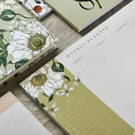 Weekly Planner A4 - Spring Blossom planner202 Planner Photography, Planner Notes, Floral Planner, Planner Minimalist, Day Planner Design, Planner Notepad, Bullet Journal Design Ideas, Task List, Daily Tasks