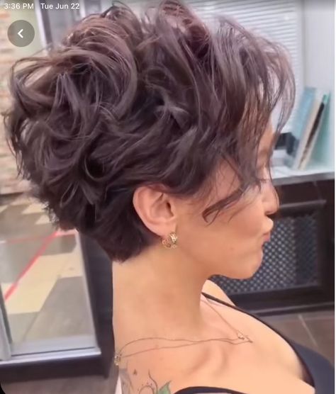 Curly Ear Length Bob, Chin Length 2c Curly Hair, 2024 Short Curly Hair Cuts, Curly Bob 2024, Short Stacked Hair, Short Cropped Hair, Stacked Hair, Pixie Haircut For Thick Hair, Crop Hair