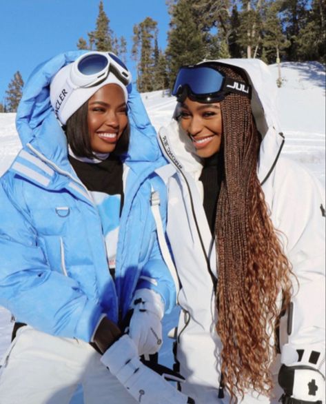 Aspen Trip, Girls Ski Trip, Mode Au Ski, Ski Trip Outfit, Ryan Destiny, Snow Adventure, Cabin Trip, South African Fashion, Colorado Outfits