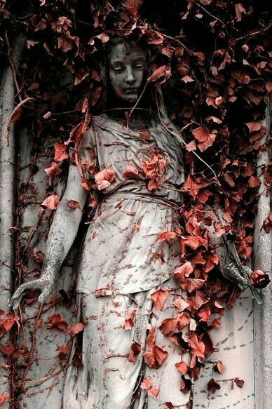 Cemetery Art, Foto Art, Foodie Travel, Fashion Today, Best Fashion, Dark Aesthetic, Dark Art, Cemetery, Sculpture Art