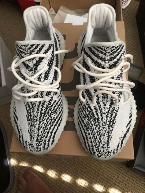 Yezzy Shoes 350, Yeezy Shoes Outfit, Yeezy Zebra, Legit Check, Letter Wallpaper, Dream Outfits, Yeezy 350, Yeezy Shoes, All About Shoes