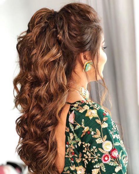 Messy Braided Hairstyles, Simple Bridal Hairstyle, Engagement Looks, Bridal Hairstyle Indian, Hairstyle Indian Wedding, Hairstyles For Gowns, Fishtail Hairstyles, Hairstyle Indian, Bridal Hairstyle Indian Wedding