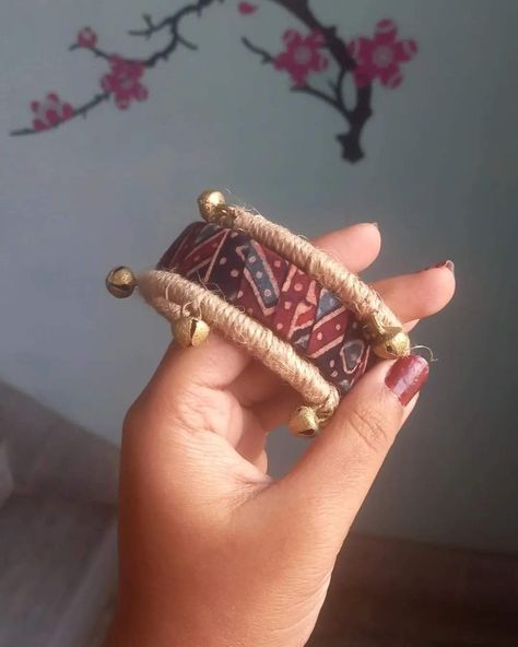 Fabric Bangles Handmade, Churi Design, Navratri Jewellery, Fabric Bangles, Silk Thread Bangles Design, Terracotta Jewellery Designs, Diy Jewelry Set, Thread Bangles Design, Diy Fabric Jewellery