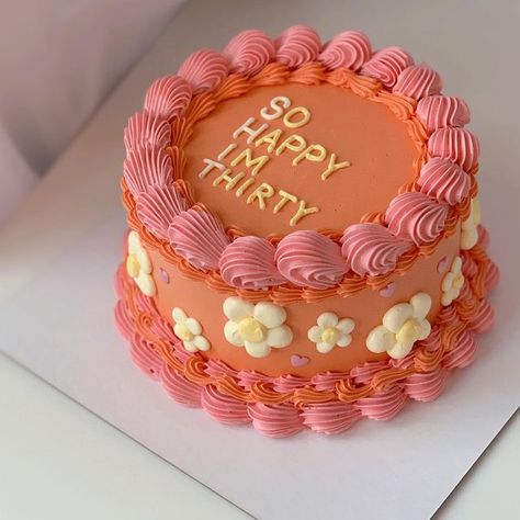 April Birthday Cake, So Happy Im Thirty, 27th Birthday Cake, Thirty Cake, 30 Cake, Simple Cake Designs, Heart Shaped Cakes, April Birthday, Pretty Birthday Cakes