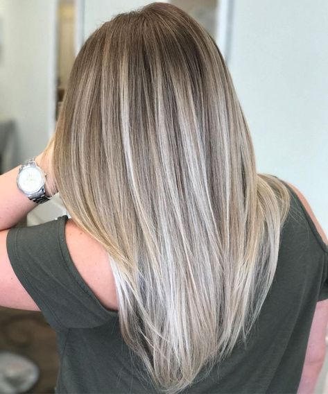 Straight Ash Blonde Balayage Hair Light Blonde Balayage, Balayage Hair Blonde Short, Balayage Hair Ash, Balayage Straight Hair, Balayage Straight, Beige Blond, Ash Blonde Hair Colour, Balayage Blond, Ash Blonde Balayage