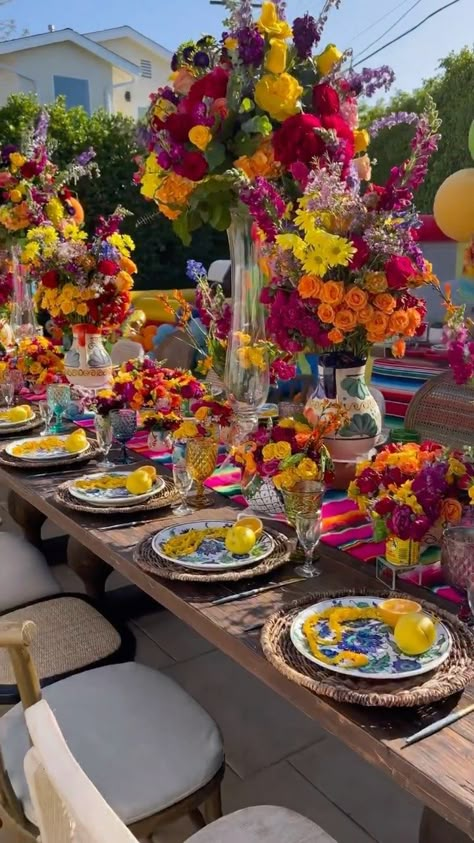 Bright Color Table Decor, Mexican Party Color Palette, Mexican Hacienda Theme Party, Cute Table Settings, Elegant Mexican Theme Party Table Settings, Charo Theme Wedding, Mexican Theme Table Decor, Fiesta Theme Party Centerpieces, Mexican Party Aesthetic