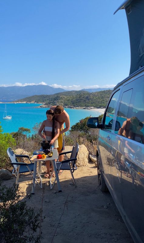 Van life, couple, couple cooking, couple travel Couples Travel Pics, Surfing Van Life, Van Life Vision Board, Rv Roadtrip Aesthetic, Couples Van Life, Europe Van Life, Traveling The World With Boyfriend, Van Trip Aesthetic, Camper Life Aesthetic