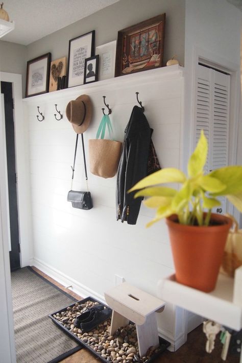 Entryway makeover with faux shiplap and a DIY picture ledge Shiplap Wall Diy, Mudroom Entryway, Diy Shiplap, Faux Shiplap, Renovation Design, Estantes Flotantes, Creative Home Decor, Classic Decor, Room Remodeling