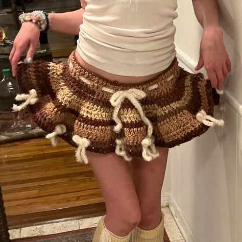 Brown Crochet Skirt, Mini Skirt Crochet Pattern, Crochet Tutu Skirt, Crochet Mini Skirt Pattern, Crochet Ruffle Skirt, Crochet Long Skirt, Crochet Miniskirt, Low Rise Skirt Outfit, Crochet Skirt Outfit