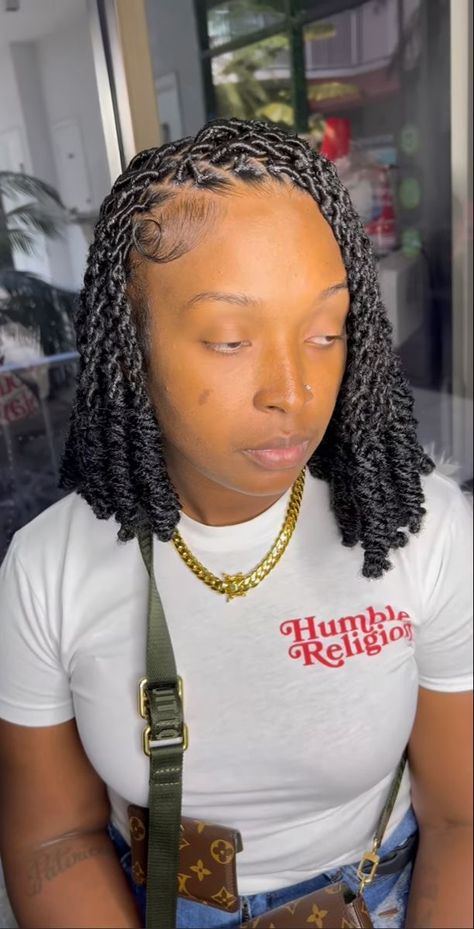 Soft Loc Barrel Bob, Invisible Locks Hairstyle, Short Soft Locs Hairstyles, Short Faux Locs Styles, Invisible Locs Twist, Invisible Locks, Invisible Locs, Locs Styles, Soft Locs