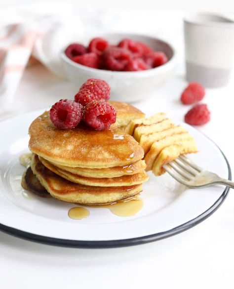 Coconut Flour Pancakes (Dairy-Free + Keto-Friendly) Pancake Recipe With Water, Coconut Flour Cookies, Coconut Flour Pancakes, Coconut Pancakes, Peanut Butter Banana Smoothie, Coconut Flour Recipes, Low Carb Pancakes, Flour Pancakes, Keto Pancakes