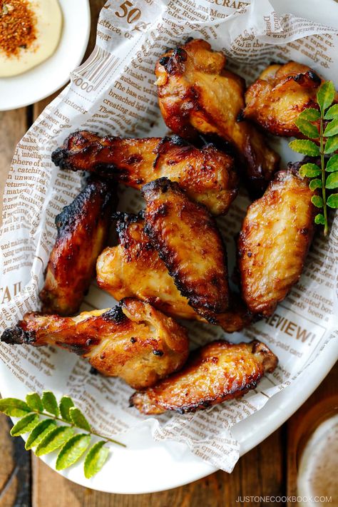 Miso Chicken Wings, Garlic Miso Chicken, Fowl Recipes, Miso Chicken, Turkey Chicken, Baked Chicken Wings, Chicken Wing, Asian Foods, Savory Sauce