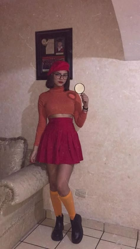 Goth Velma Costume, Velma Costume Aesthetic, Velma Costume Cute, Velma Makeup Scooby Doo, Velma And Shaggy Costume Couple, Vilma Scooby Doo Costume, Cute Velma Costume, Cute Scooby Doo Costume, Hot Velma Halloween Costume