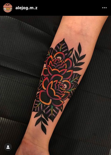 Tattoo Designs On Shoulder, Traditional Tattoo Cover Up, Tatuaje Cover Up, Traditional Tattoo Inspiration, Traditional Tattoo Sleeve, Spooky Tattoos, Inked Tattoo, Old Tattoos, Up Tattoos