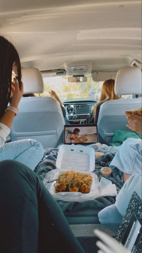 Car movies
Chilling in a car
Hanging out with friends
Teenage ideas Chill Activities, Road Trip Pictures, Road Trip Must Haves, Packing Aesthetic, Van Road Trip, Trip Checklist, Road Trip Checklist, Road Trip Kit, Vans Aesthetic