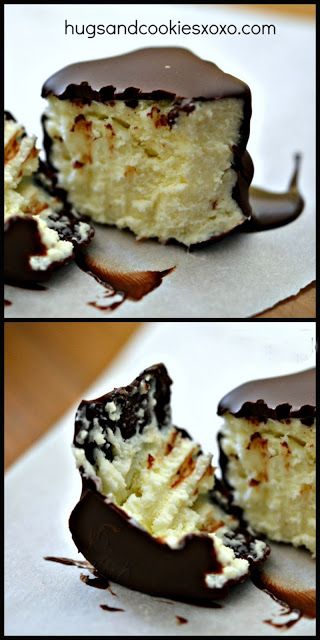 CHOCOLATE DIPPED CHEESECAKE BITES!!! - Hugs and Cookies XOXO Dipped Cheesecake, Chocolate Dipped Cheesecake, Chocolate Covered Cheesecake, Diy Easy Recipes, Cake Bites, Chocolate Cheese, Cheesecake Bites, Cake Chocolate, Yummy Sweets