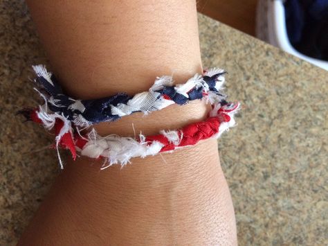 DIY bandana bracelet Bandana Jewelry Diy, Bandana Bracelet Diy, Bandanna Necklace, Braiding Bandanas Into Hair, Bandana Upcycle, Diy Bandana, Bandana Bracelet, Rope Bracelet, Bracelet