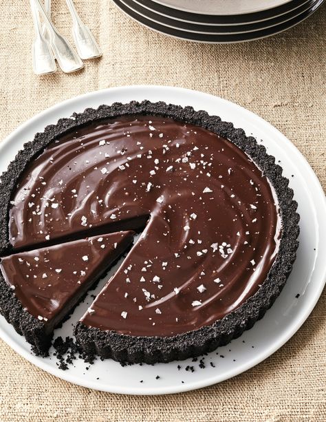 Wow Your Guests with Ina Garten’s Luxurious Dark Chocolate Tart Nabisco Famous Chocolate Wafers, Dark Chocolate Tart, Dark Chocolate Desserts, Chocolate Tarts Recipe, Caramel Tart, Famous Chocolate, Chocolate Pie, Caramel Pecan, Chocolate Wafers