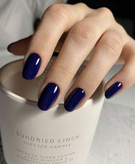 2024 Trends: Short Square Nails in Royal & Navy Blue - Elegant, Sparkle & Simple Designs for the New Year Money Nails, Blue Gel Nails, Navy Nails, Kutek Disney, Classy Nail Designs, Nagel Tips, Short Square Nails, Smink Inspiration, Casual Nails