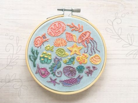 Summer Sewing Projects, Mini Mandala, Learning To Embroider, Folk Art Flowers, Embroidery Sampler, Diy Embroidery Patterns, Hand Embroidery Projects, Hand Embroidery Pattern, Embroidery Hoop Art