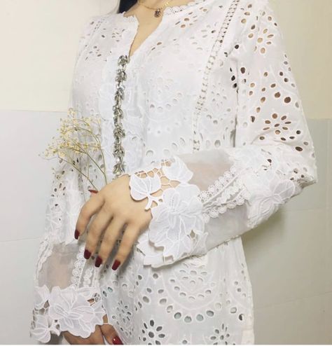 Chicken Kari Kurta Designs Women, Chicken Kari Shirts Design, Eid Cotton Tops With Chikankari Embroidery, Chicken Shirts For Women Pakistani, Chikn Kari Dress Design, Designer Chikankari Embroidery Tunic For Eid, Chicken Work Kurti, Khadi Kurta, Chicken Kari