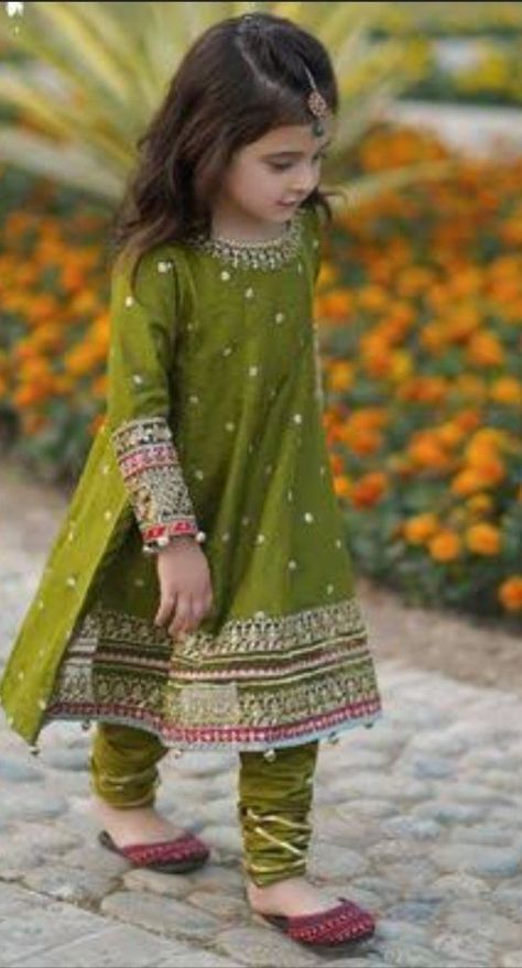 Pakistani Kids Dresses, Kids Party Wear Dresses, Kids Party Wear, Kids Dress Collection, Girls Dresses Sewing, Kids Frocks Design