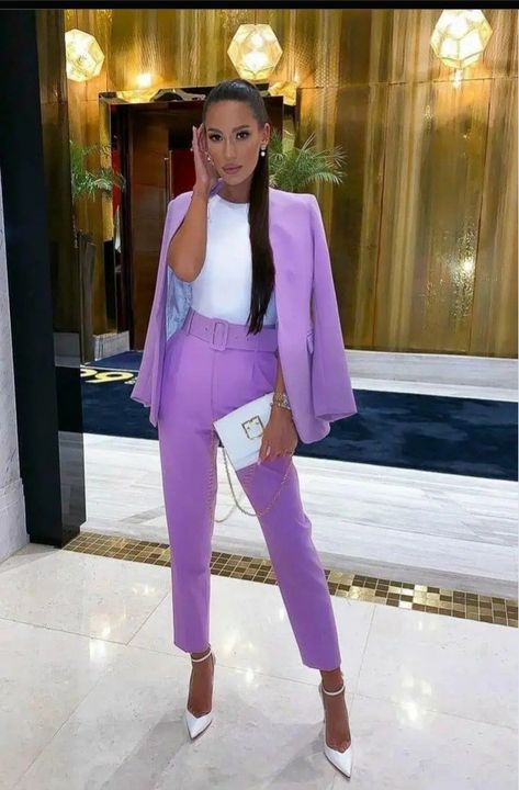 Elegantes Outfit Damen, Work Outfits Women Summer, Casual Work Outfits Women, Fiesta Outfit, Stylish Work Attire, Business Casual Outfits For Work, Purple Outfits, Woman Suit Fashion, Event Outfit