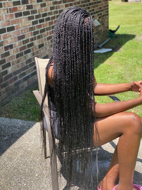 I’m Small Senegalese Twist, Long Twist Braids, Beautiful Short Hair, Sengalese Twists, Hairstyle 2023, Hair Cut Ideas, Senegalese Twist Hairstyles, Senegalese Twist Braids, Short Hair Cut