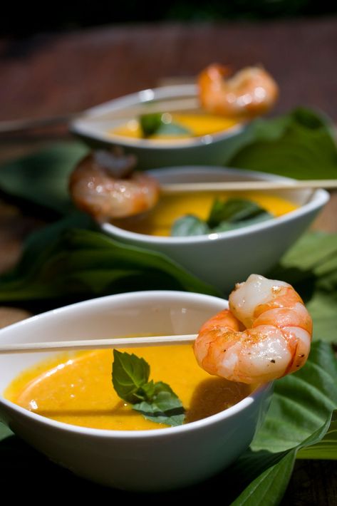 20 Best Appetizer Recipes From the Thai Kitchen Pork Chip Recipes, Thai Fusion Food, Mango Dipping Sauce, Thai Appetizer, Vegetarian Thai Recipes, Vegetarian Thai, Vegan Pad Thai, Asian Appetizers, Shrimp Dip