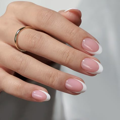 Short round nails