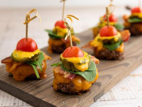 Get Bacon Cheeseburger Bites Recipe from Food Network Bacon Cheeseburger Bites, Cheeseburger Bites, Burger Bites, Ree Drummond Recipes, Burger Sliders, The Food Network, Mini Burgers, Pioneer Woman Recipes, Bacon Cheeseburger