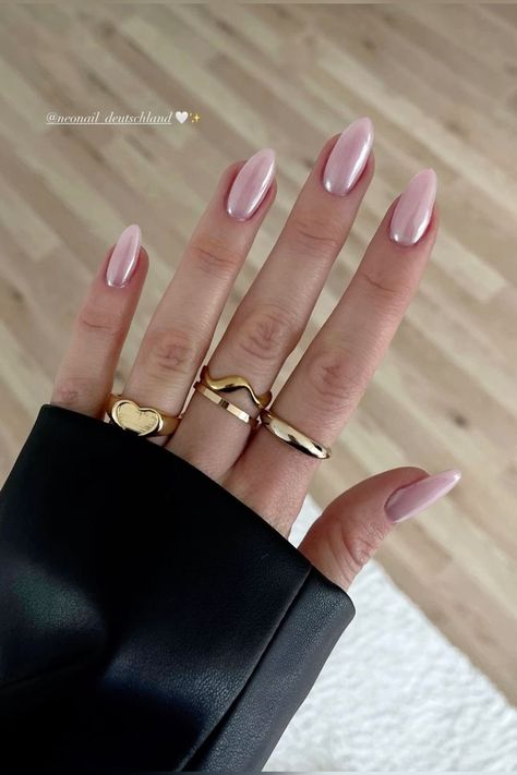 Pink Chrome Nails, Romantic Nails, Minimal Nails, Minimal Ring, Amazing Nails, Pearl Nails, Ring Inspo, Nail Jewelry, Neutral Nails