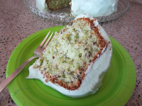 Nutty Pistachio Cake with Pistachio Pudding Whipped frosting Watergate Cake Recipe, Watergate Cake, Recipe With Pineapple, American Buttercream Recipe, Cake With Pineapple, Watergate Salad, Pineapple Cake Recipe, Holiday Desserts Table, Pistachio Pudding