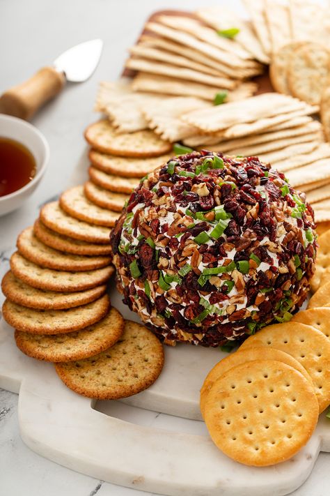 Cranberry Pecan Goat Cheese Ball - My Baking Addiction Pistachio Cranberry Cheese Log, Cranberry Pecan Goat Cheese Balls, Goat Cheese Ball, Christmas Delicacies, Cranberry Goat Cheese, Cheese Logs, Goat Cheese Balls, Sausage Cheese Balls, Goat Cheese Dip