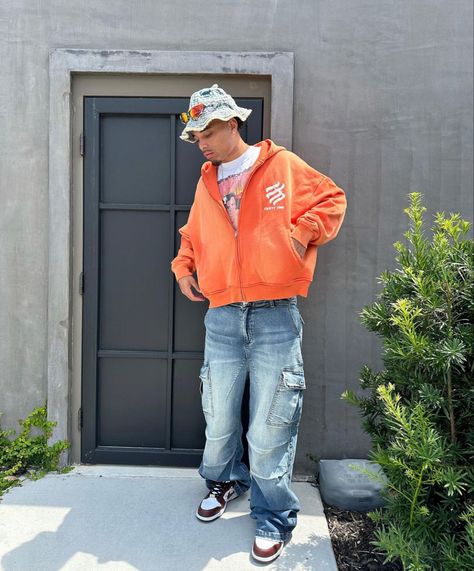 Orange Streetwear Outfit Men, Orange And Blue Outfit Men, Orange Fits Men, Orange Hoodie Outfit Men, Orange Streetwear Outfit, Orange Hoodie Outfit, Orange Outfit Men, Outfits With Orange, Hoodie Outfit Men Streetwear