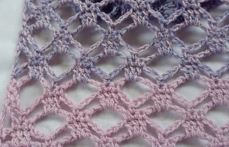 Crochet Mesh Pattern, Crochet Scarf Ideas, Crochet Afghans Easy, Crochet Scarf Patterns, Chunky Crochet Scarf, Crochet Infinity Scarf Pattern, Crochet Cluster Stitch, Simple Scarf Crochet Pattern, Crochet Patterns Ideas