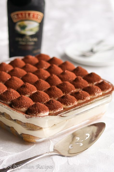 Baileys Tiramisu - A baJillian Recipes Baileys Tiramisu, Italian Desserts Traditional, Biscoff Cake, Baileys Recipes, Snack Cakes, Baileys Irish, Tiramisu Recipe, Buttery Cookies, Baileys Irish Cream