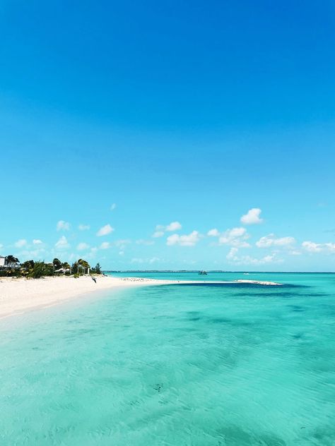 Turks And Caicos Beaches, Providenciales Turks And Caicos, Grace Bay Turks And Caicos, Turks And Caicos Aesthetic, Turk And Caicos, Carribean Sea, Turks And Caicos Vacation, Beaches Turks And Caicos, Grace Bay Beach