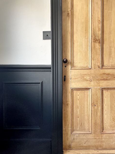 Edwardian Hallway, Modern Edwardian, Black Hallway, Victorian Hallway, Hallway Colours, Green Living Room, Hallway Inspiration, Living Room Black, 1930s House